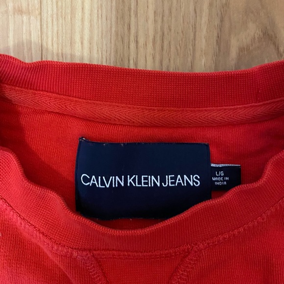 Calvin Klein Crew Neck - Picture 2 of 4